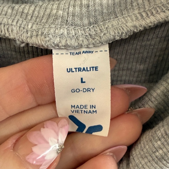ULTRALITE Go-Dry Light Gray Knit Top - Size L - Picture 2 of 3